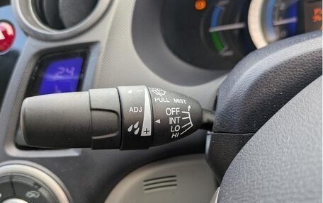 Honda Insight II рестайлинг, 2012 год, 720 000 рублей, 15 фотография