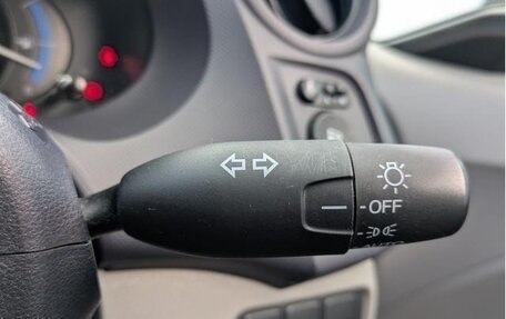 Honda Insight II рестайлинг, 2012 год, 720 000 рублей, 14 фотография