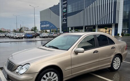 Mercedes-Benz C-Класс, 2005 год, 547 000 рублей, 6 фотография