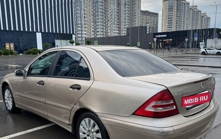 Mercedes-Benz C-Класс, 2005 год, 547 000 рублей, 4 фотография