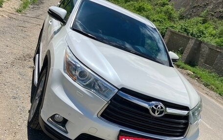 Toyota Highlander III, 2014 год, 2 650 000 рублей, 2 фотография