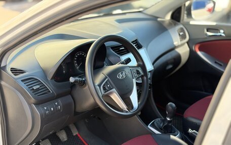 Hyundai Solaris II рестайлинг, 2011 год, 800 000 рублей, 9 фотография