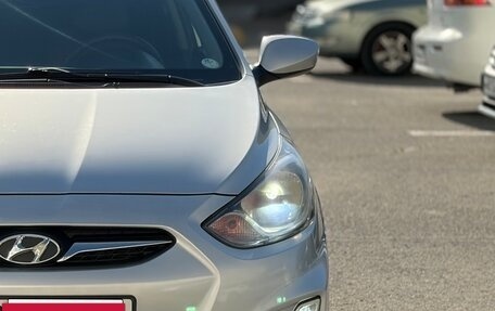 Hyundai Solaris II рестайлинг, 2011 год, 800 000 рублей, 6 фотография