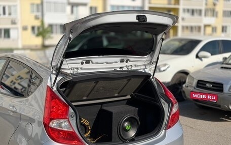 Hyundai Solaris II рестайлинг, 2011 год, 800 000 рублей, 8 фотография