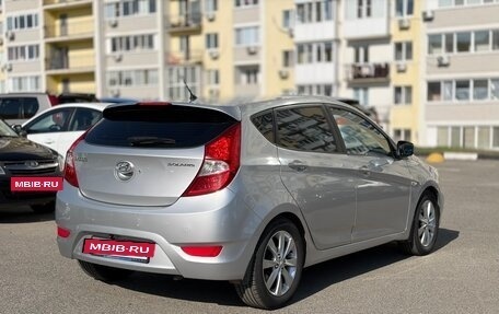 Hyundai Solaris II рестайлинг, 2011 год, 800 000 рублей, 4 фотография