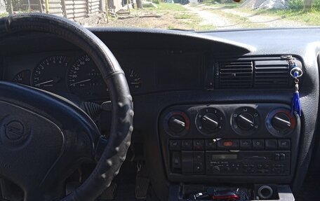 Opel Omega B, 1994 год, 130 000 рублей, 7 фотография