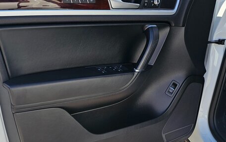 Volkswagen Touareg III, 2017 год, 4 350 000 рублей, 9 фотография