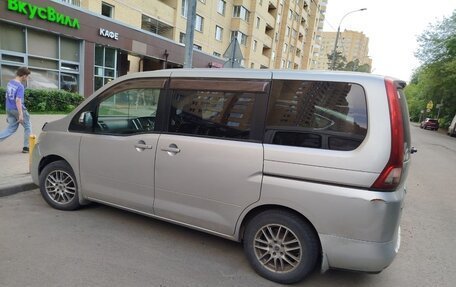 Nissan Serena III, 2009 год, 870 000 рублей, 3 фотография