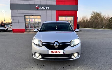 Renault Logan II, 2015 год, 600 000 рублей, 2 фотография