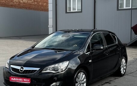 Opel Astra J, 2011 год, 780 000 рублей, 1 фотография