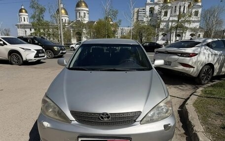 Toyota Camry V40, 2004 год, 800 000 рублей, 1 фотография