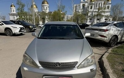 Toyota Camry V40, 2004 год, 800 000 рублей, 1 фотография
