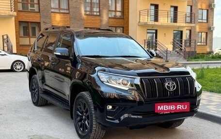 Toyota Land Cruiser Prado 150 рестайлинг 2, 2021 год, 5 650 000 рублей, 3 фотография