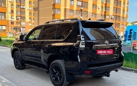 Toyota Land Cruiser Prado 150 рестайлинг 2, 2021 год, 5 650 000 рублей, 6 фотография