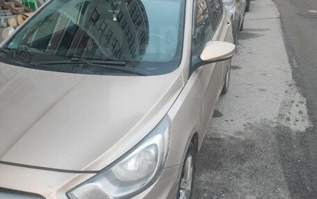 Hyundai Solaris II рестайлинг, 2012 год, 850 000 рублей, 5 фотография