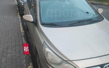 Hyundai Solaris II рестайлинг, 2012 год, 850 000 рублей, 2 фотография