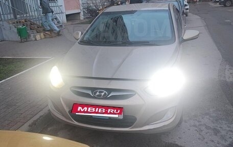 Hyundai Solaris II рестайлинг, 2012 год, 850 000 рублей, 11 фотография