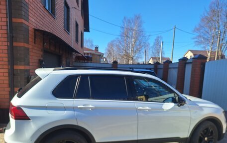 Volkswagen Tiguan II, 2018 год, 2 330 000 рублей, 4 фотография
