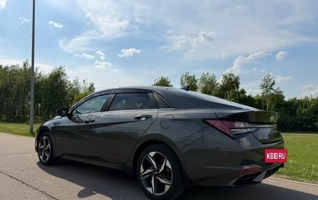 Hyundai Elantra, 2021 год, 2 250 000 рублей, 3 фотография