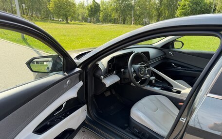 Hyundai Elantra, 2021 год, 2 250 000 рублей, 11 фотография