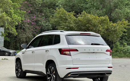 Skoda Karoq I, 2022 год, 1 680 004 рублей, 7 фотография