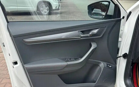 Skoda Karoq I, 2022 год, 1 680 004 рублей, 10 фотография