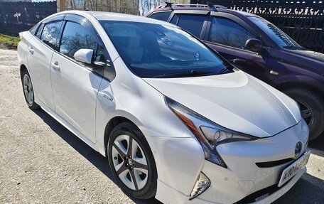 Toyota Prius IV XW50, 2016 год, 1 670 000 рублей, 9 фотография