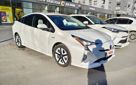 Toyota Prius IV XW50, 2016 год, 1 670 000 рублей, 8 фотография