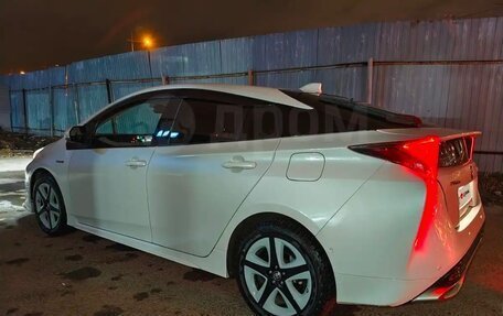 Toyota Prius IV XW50, 2016 год, 1 670 000 рублей, 15 фотография