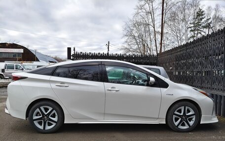 Toyota Prius IV XW50, 2016 год, 1 670 000 рублей, 11 фотография