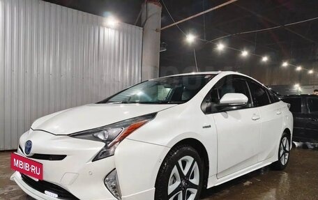 Toyota Prius IV XW50, 2016 год, 1 670 000 рублей, 10 фотография