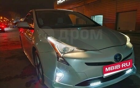 Toyota Prius IV XW50, 2016 год, 1 670 000 рублей, 4 фотография