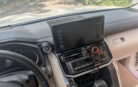 Toyota Land Cruiser, 2021 год, 9 000 000 рублей, 5 фотография