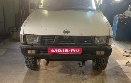Nissan Navara (Frontier) I, 1996 год, 700 000 рублей, 2 фотография