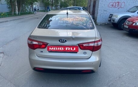 KIA Rio III рестайлинг, 2014 год, 1 000 000 рублей, 3 фотография