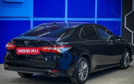 Toyota Camry, 2021 год, 3 470 000 рублей, 7 фотография