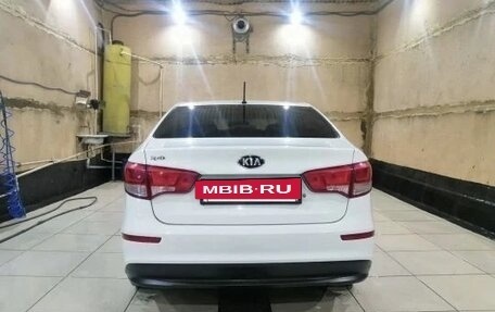 KIA Rio III рестайлинг, 2015 год, 780 000 рублей, 2 фотография