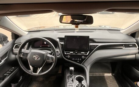 Toyota Camry, 2022 год, 3 550 000 рублей, 10 фотография