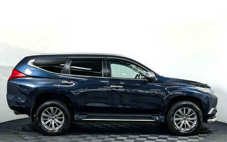 Mitsubishi Pajero Sport III рестайлинг, 2017 год, 2 897 000 рублей, 4 фотография
