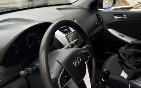Hyundai Solaris II рестайлинг, 2011 год, 649 000 рублей, 5 фотография