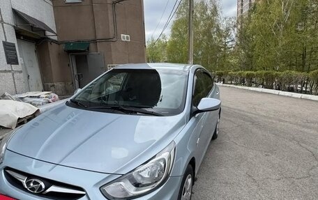 Hyundai Solaris II рестайлинг, 2011 год, 649 000 рублей, 3 фотография