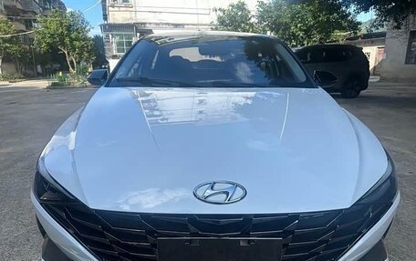 Hyundai Elantra, 2022 год, 1 670 000 рублей, 2 фотография