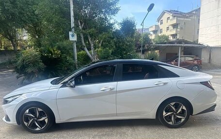 Hyundai Elantra, 2022 год, 1 670 000 рублей, 4 фотография