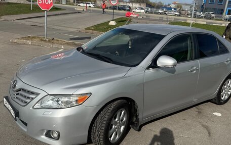 Toyota Camry, 2011 год, 1 139 999 рублей, 2 фотография