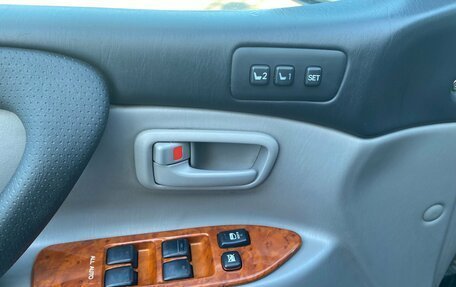 Toyota Land Cruiser 100 рестайлинг 2, 2004 год, 1 750 000 рублей, 8 фотография