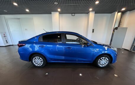 KIA Rio IV, 2021 год, 1 830 000 рублей, 2 фотография