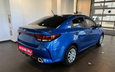 KIA Rio IV, 2021 год, 1 830 000 рублей, 3 фотография