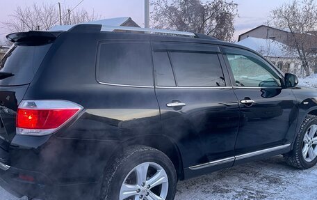 Toyota Highlander III, 2013 год, 1 850 000 рублей, 4 фотография