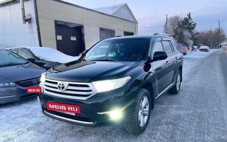 Toyota Highlander III, 2013 год, 1 850 000 рублей, 2 фотография