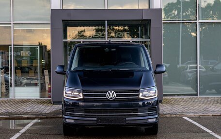 Volkswagen Multivan T6 рестайлинг, 2019 год, 3 895 000 рублей, 2 фотография
